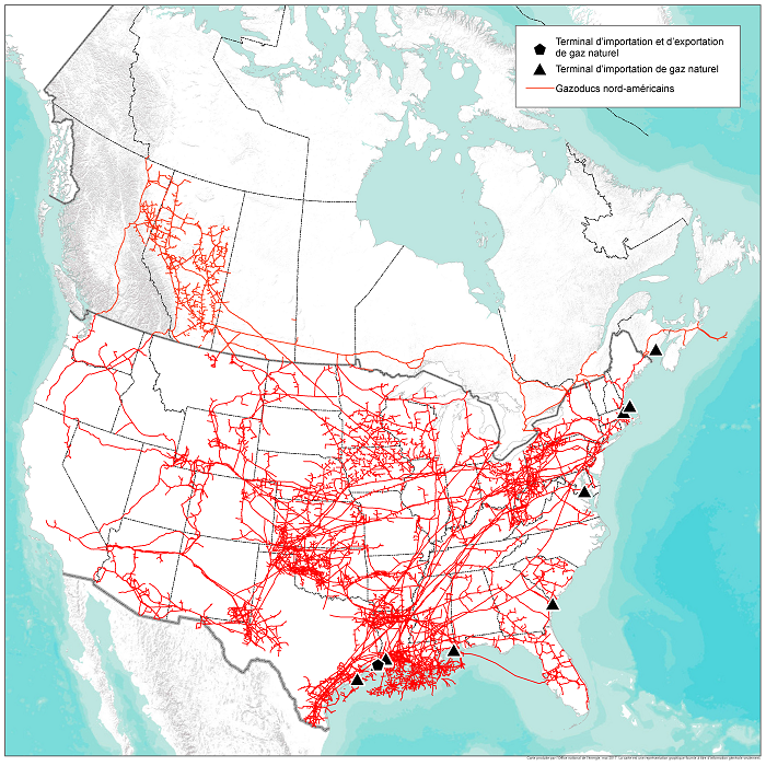 La carte montre les principaux gazoducs au Canada et aux États-Unis. Au Canada, les gazoducs partent du Nord-Est de la Colombie-Britannique et du Nord-Ouest de l’Alberta, traversent le Sud de la Saskatchewan et du Manitoba et aboutissent en Ontario et au Québec. Certes, il y a des gazoducs au Nouveau-Brunswick et en Nouvelle-Écosse, mais ils ne sont pas directement reliés aux autres gazoducs en sol canadien. Le réseau américain, qui se raccorde au réseau canadien à divers points de la frontière, s’étend à la grandeur des États-Unis. Ses carrefours se trouvent dans le Midwest, le Nord-Est et la côte du golfe du Mexique.