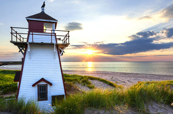 Coucher de soleil au phare de Covehead Harbour.