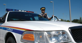 Agent et auto-patrouille de la GRC